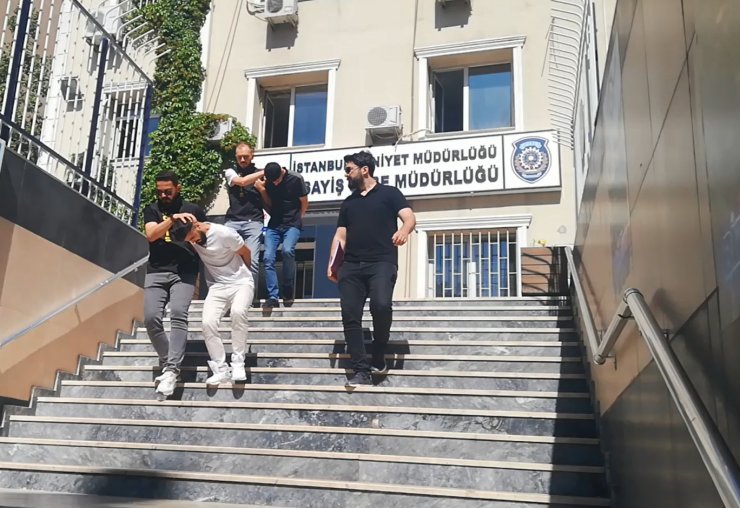 Evden ziynet eşyalarını çalan iki şüpheli yakalandı