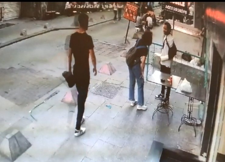 Evden ziynet eşyalarını çalan iki şüpheli yakalandı