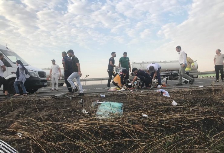 Irak plakalı cip, tarlaya uçtu: 4 yaralı