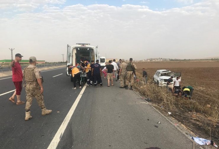 Irak plakalı cip, tarlaya uçtu: 4 yaralı