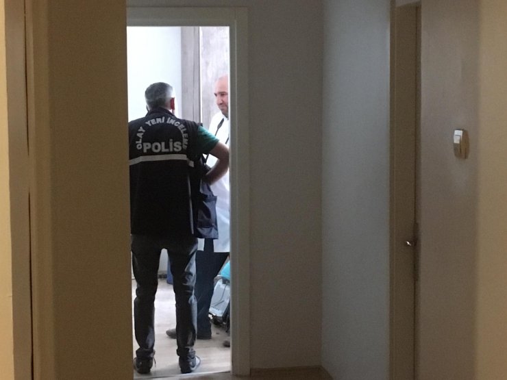 Konya'da vişne kurutmak istediği çatıda, havalandırma boşluğundan düşen kadın öldü