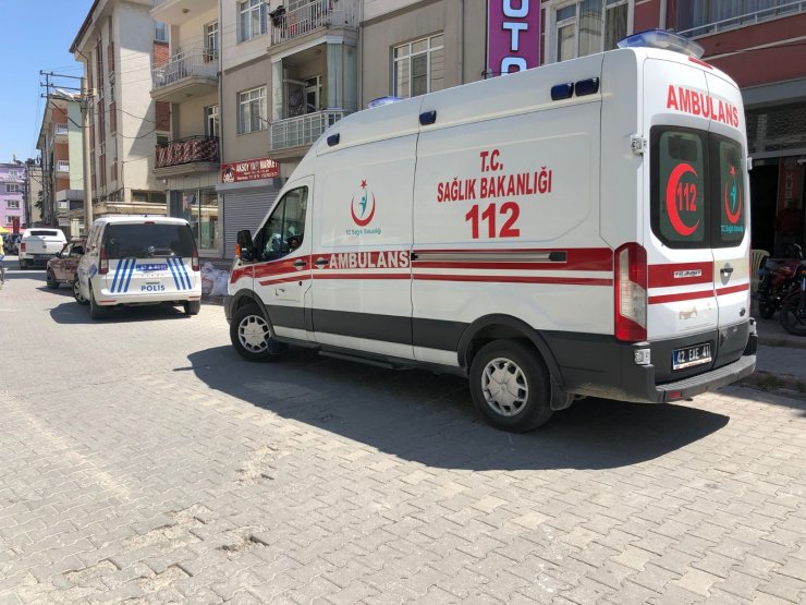 Konya'da vişne kurutmak istediği çatıda, havalandırma boşluğundan düşen kadın öldü