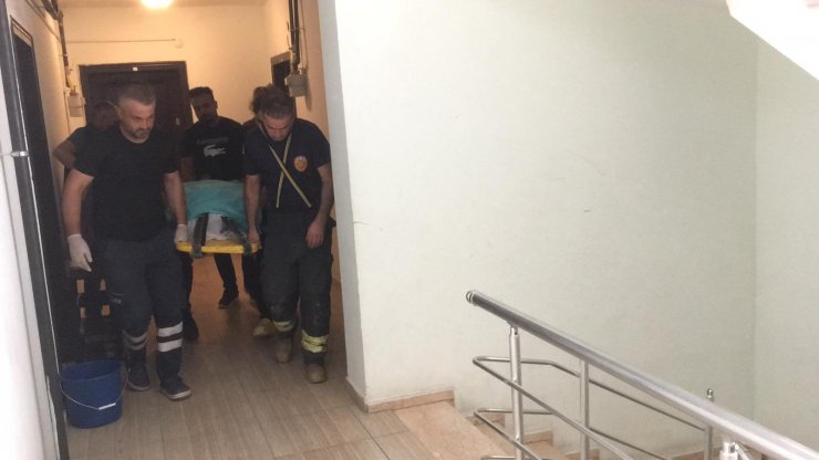 Konya'da vişne kurutmak istediği çatıda, havalandırma boşluğundan düşen kadın öldü