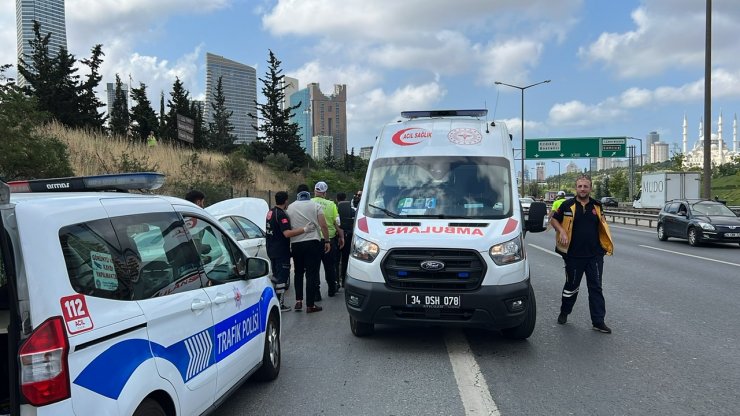 Otomobili itenlere arkadan gelen araç çarptı 