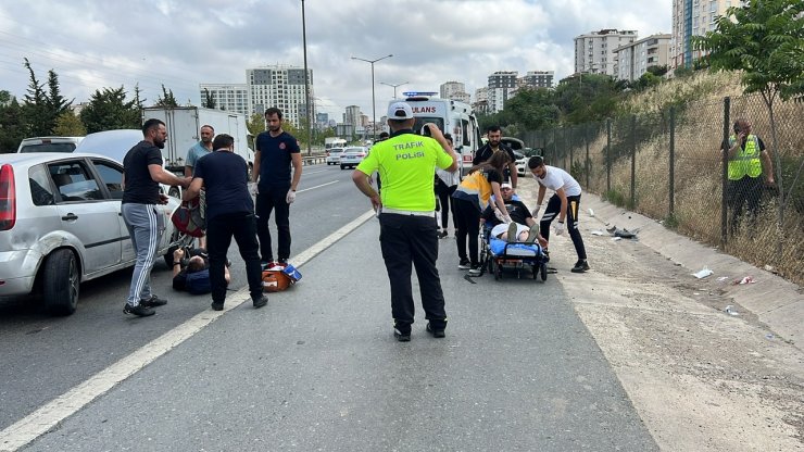 Otomobili itenlere arkadan gelen araç çarptı 