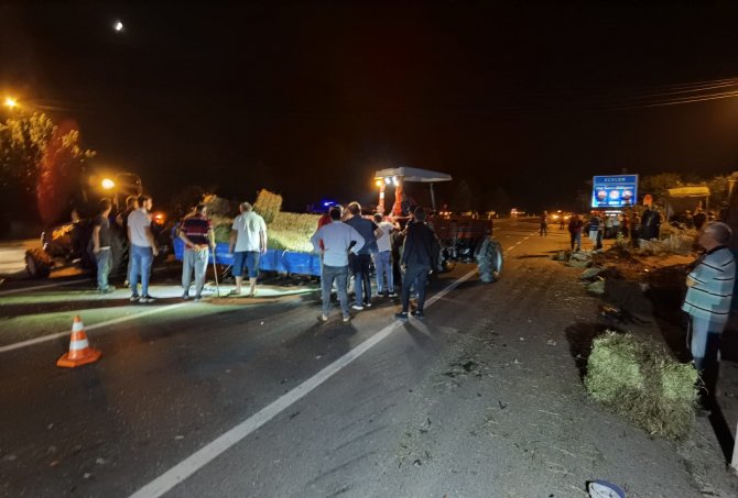 Otomobili traktörle çarpıştı: 1 ölü, 7 yaralı