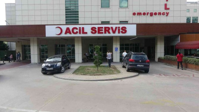 Acemi kasaplar soluğu hastanede aldı