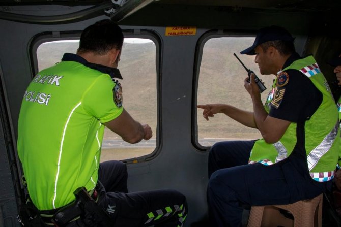 Bayramda helikopterli trafik denetimi