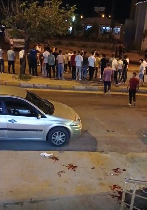 İki grup arasında taşlı, bıçaklı, silahlı kavga: 7 yaralı