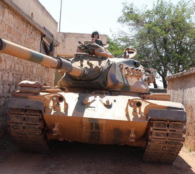 Kahraman askerler, bayramı Suriye'de karşıladı