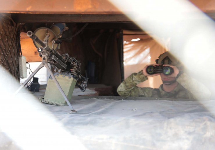 Kahraman askerler, bayramı Suriye'de karşıladı