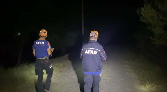 Kayboldu, 4 saat sonra baraj kenarında ağlarken bulundu