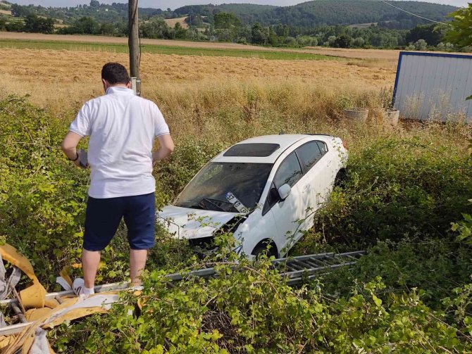 Otomobil kanala girdi: 1 yaralı