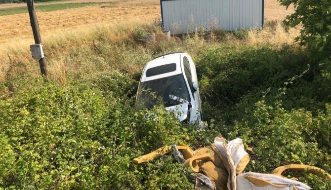 Otomobil kanala girdi: 1 yaralı