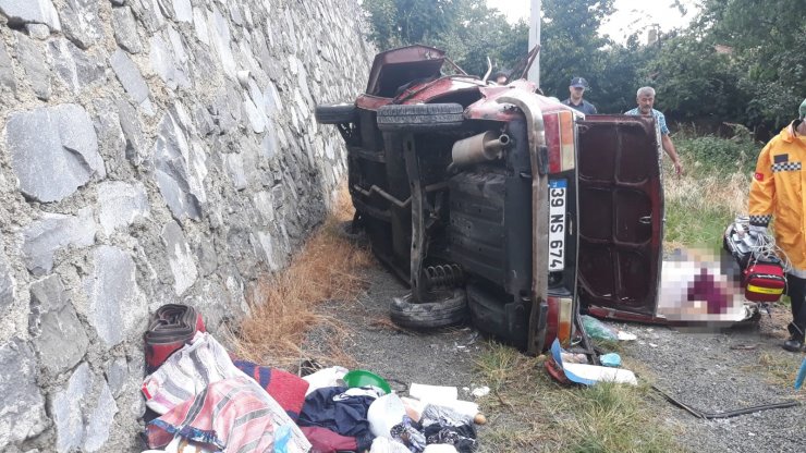 Şarampole devrilen otomobildeki karı- koca öldü, oğlu ve gelinleri ağır yaralandı