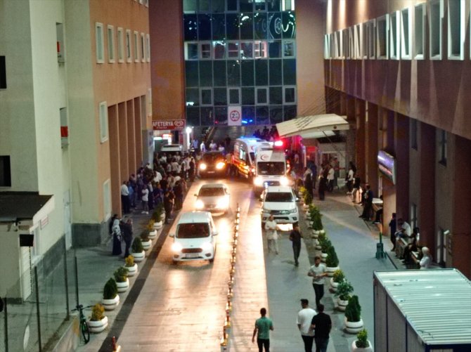 Silahlı kavgada 54 kişi yaralandı