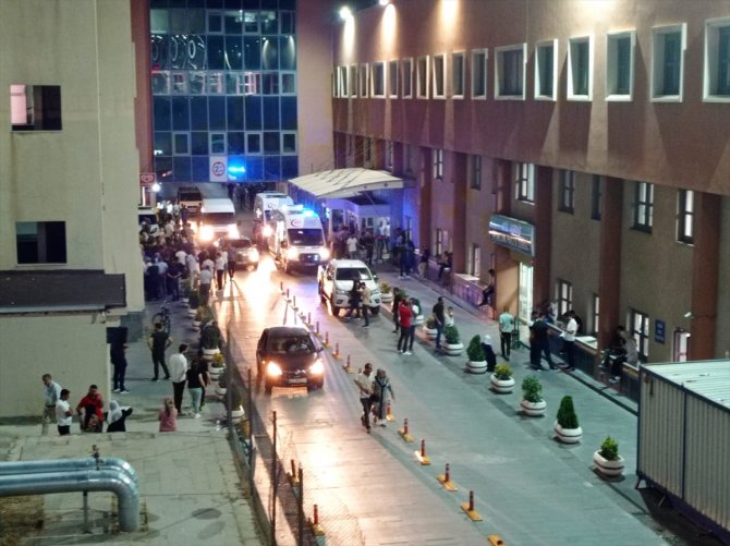 Silahlı kavgada 54 kişi yaralandı