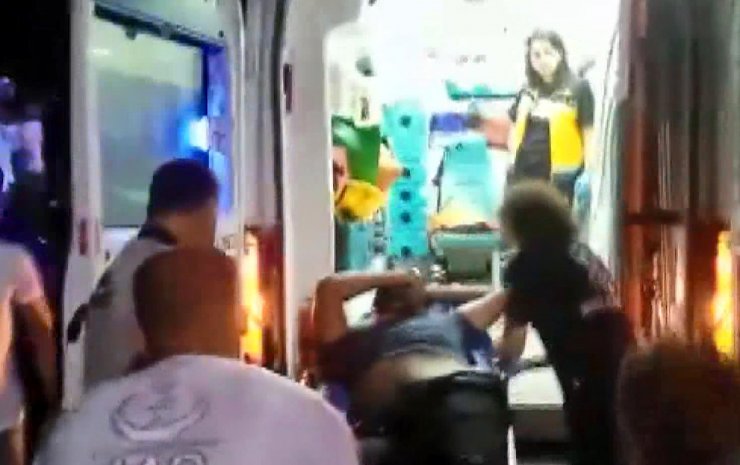 Denize düşeni zabıta amiri kurtardı