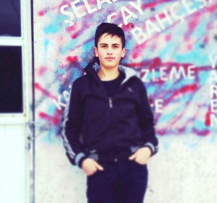 Kazada ölen 21 yaşındaki Burak, toprağa verildi