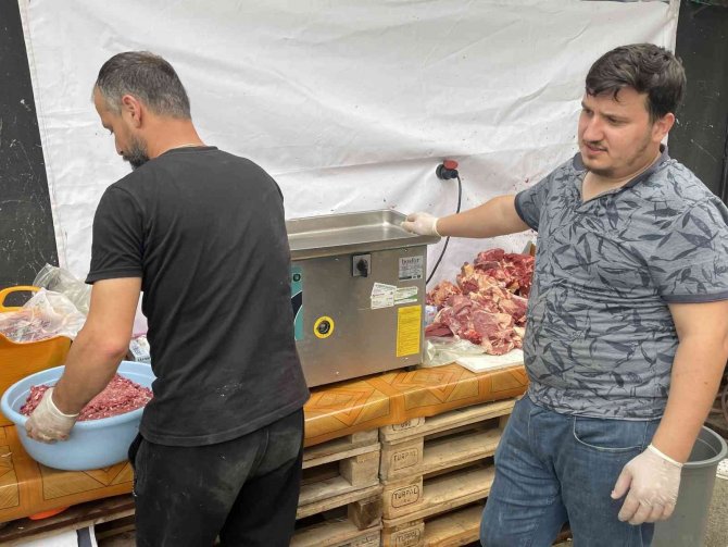 Şimdi de kıyma mesaisi başladı