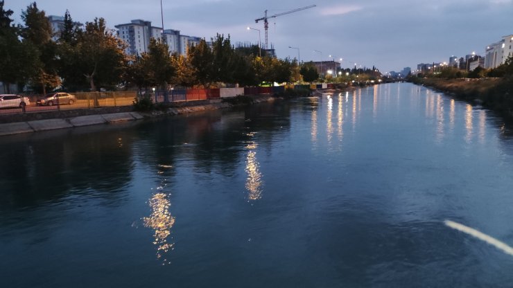 Sulama kanalına düşen yeğenini kurtarmak isterken akıntıda kayboldu
