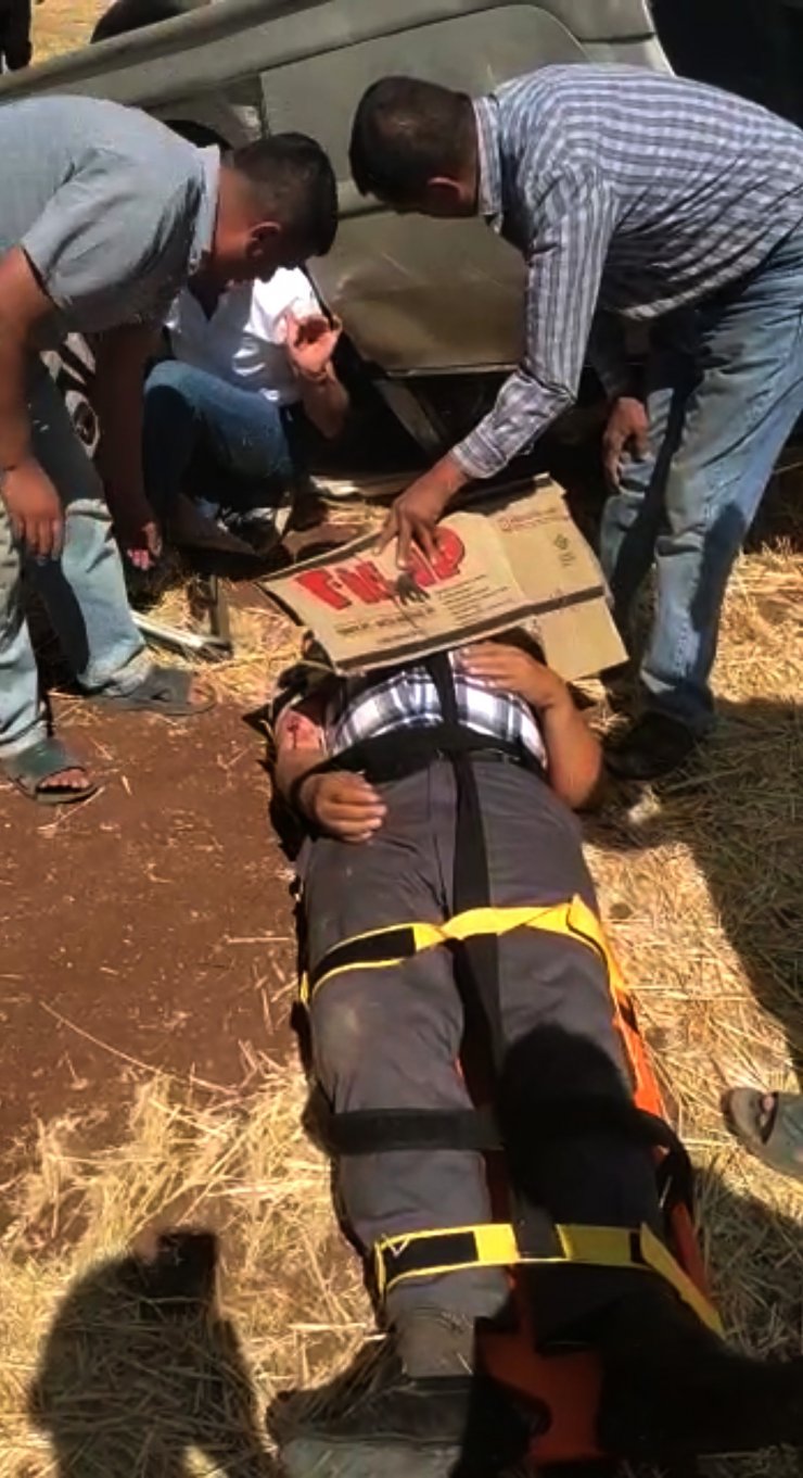 Tarlaya uçan otomobildeki 7 kişi yaralandı