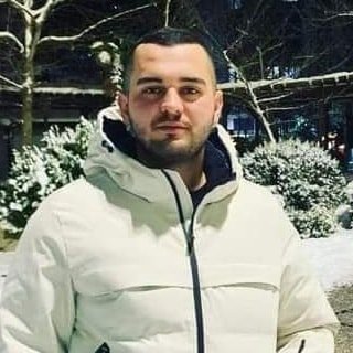 Bariyerlere çarpan otomobil, takla attı: 3 ölü, 2 yaralı