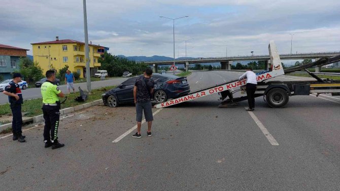 Bayram ziyaretine giderken kaza yaptılar: 3 yaralı