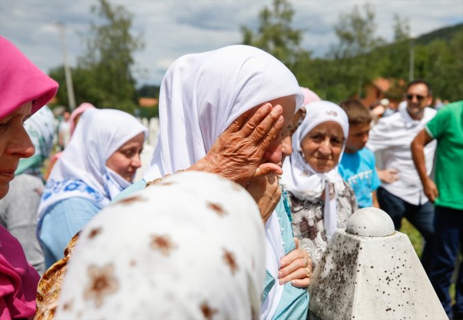 Srebrenitsa soykırımının 50 kurbanı daha toprağa verildi