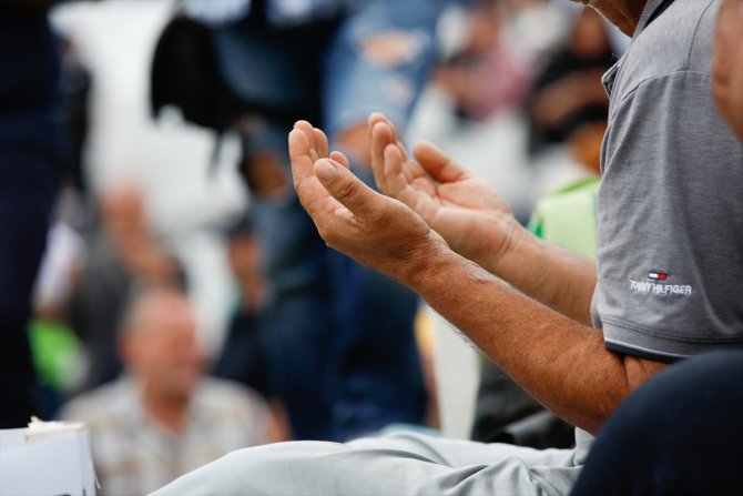 Srebrenitsa soykırımının 50 kurbanı daha toprağa verildi