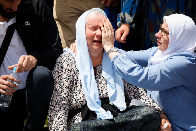 Srebrenitsa soykırımının 50 kurbanı daha toprağa verildi