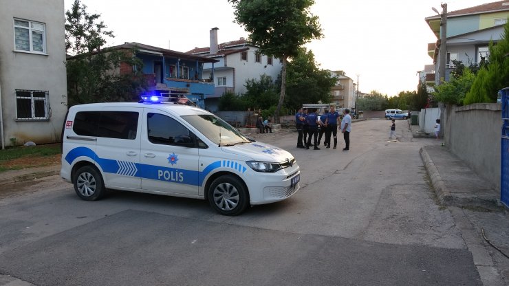 'Çeyrek altın' kavgasının tarafları bayram ziyaretinde karşılaştı: 1 polis yaralandı, 2 gözaltı