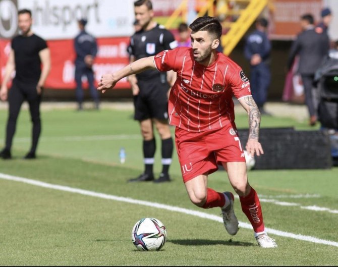 Doğukan Sinik resmen Hull City’de