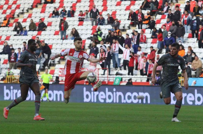 Doğukan Sinik resmen Hull City’de