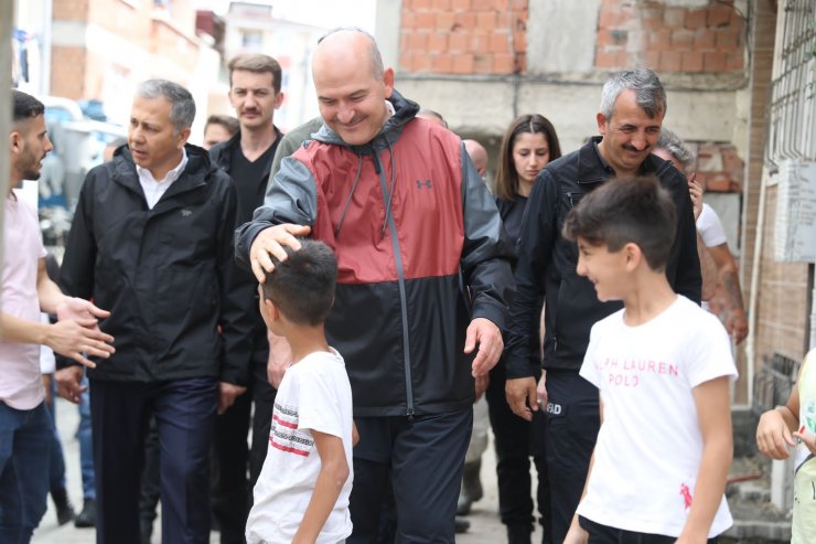 Esenyurt'ta su baskınları sonrası temizlik çalışmaları sürüyor 