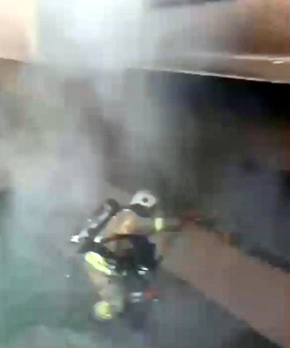 Ev sahibi yangın çıkardığını öne sürdüğü kiracısına saldırdı