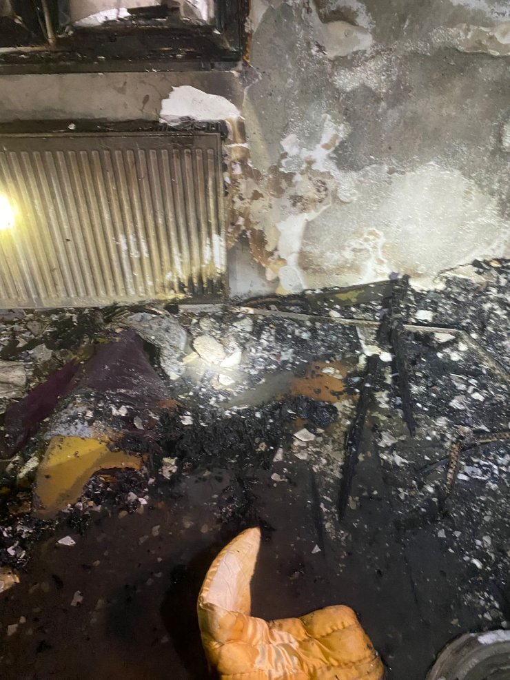 Ev sahibi yangın çıkardığını öne sürdüğü kiracısına saldırdı