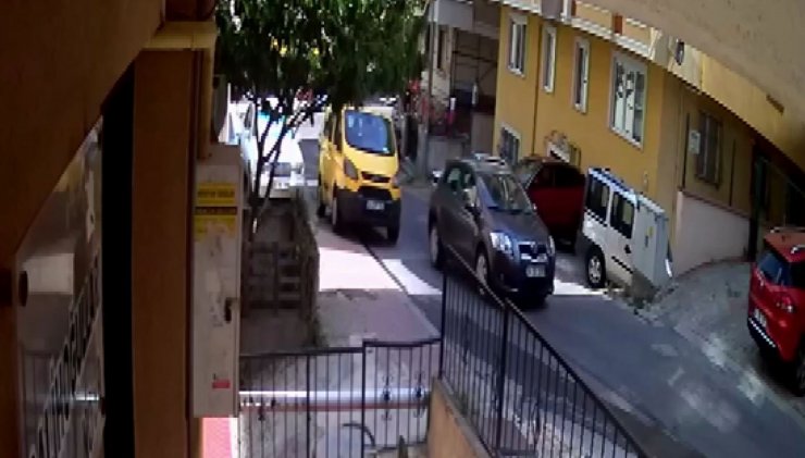 İçinde sürücüsü olmayan otomobil 35 metre kaydı 