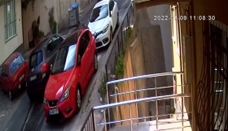 İçinde sürücüsü olmayan otomobil 35 metre kaydı 