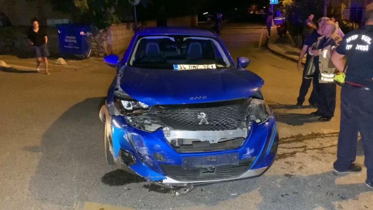 İki araç çarpıştı: 2'si çocuk 3 yaralı