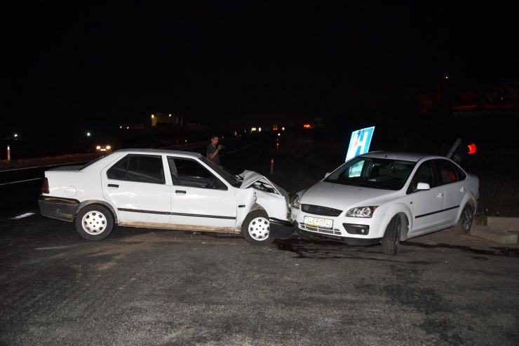 İki otomobil çarpıştı: 5 yaralı