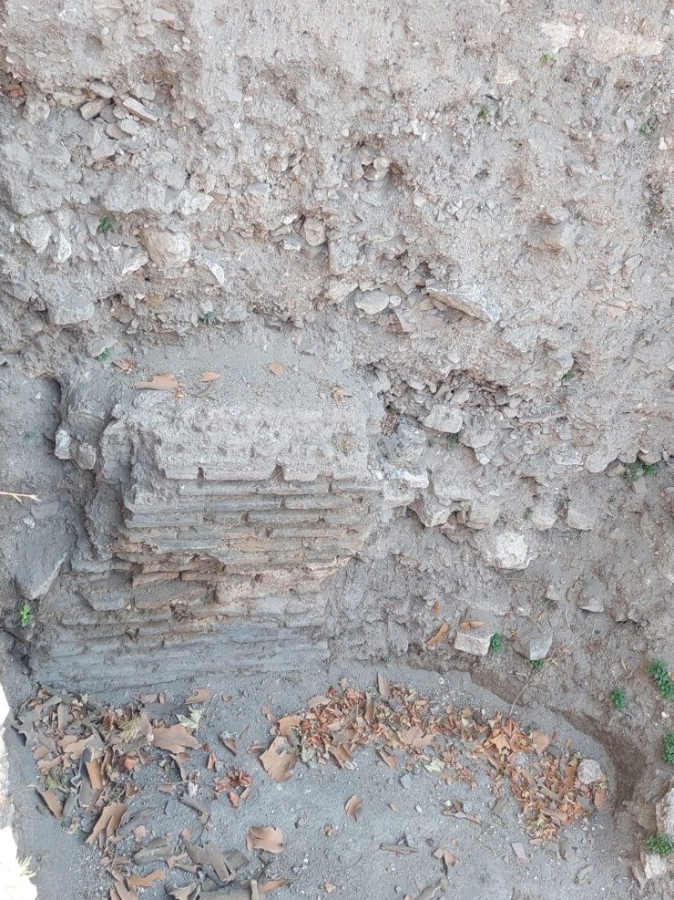Kazdıkça tarih çıkıyor… Osmanlı’ya ait mahalle, Bizans’tan kalma duvarlar bulundu  