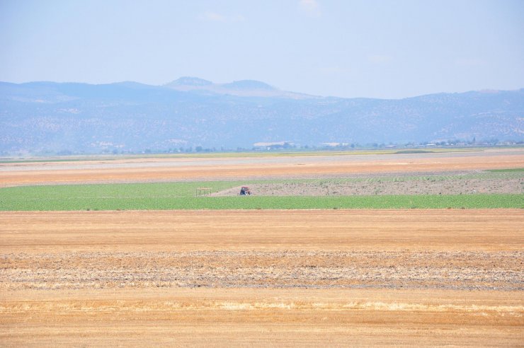 Kuruyan 'Marmara Gölü üzerinde arazi savaşları başladı'