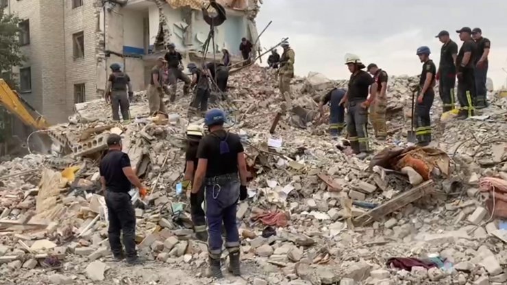 Rusya'dan Ukrayna’ya roket saldırısı: 15 ölü, 6 yaralı