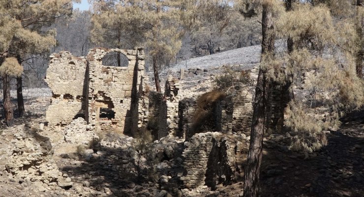 Seleukeia Antik Kenti'nde büyük yangının izleri silindi