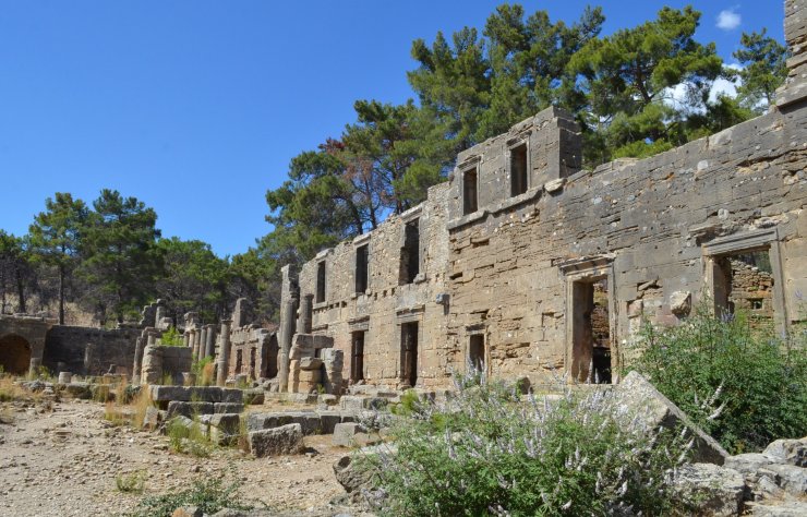 Seleukeia Antik Kenti'nde büyük yangının izleri silindi