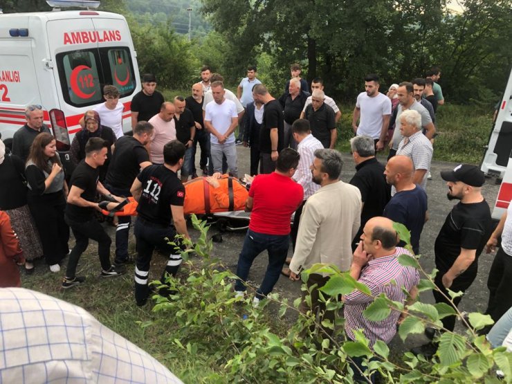 Tarım aracı devrildi: 1 ölü, 6 yaralı