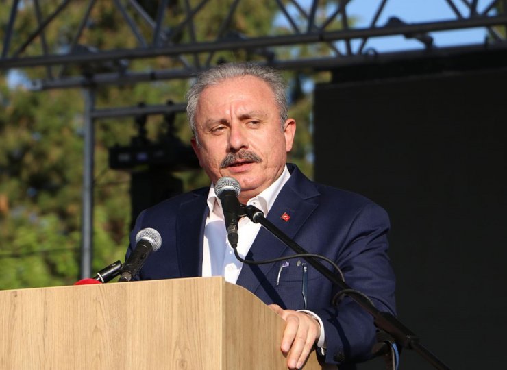 TBMM Başkanı Şentop: Kapalı alanlarda maske kullanmada fayda var