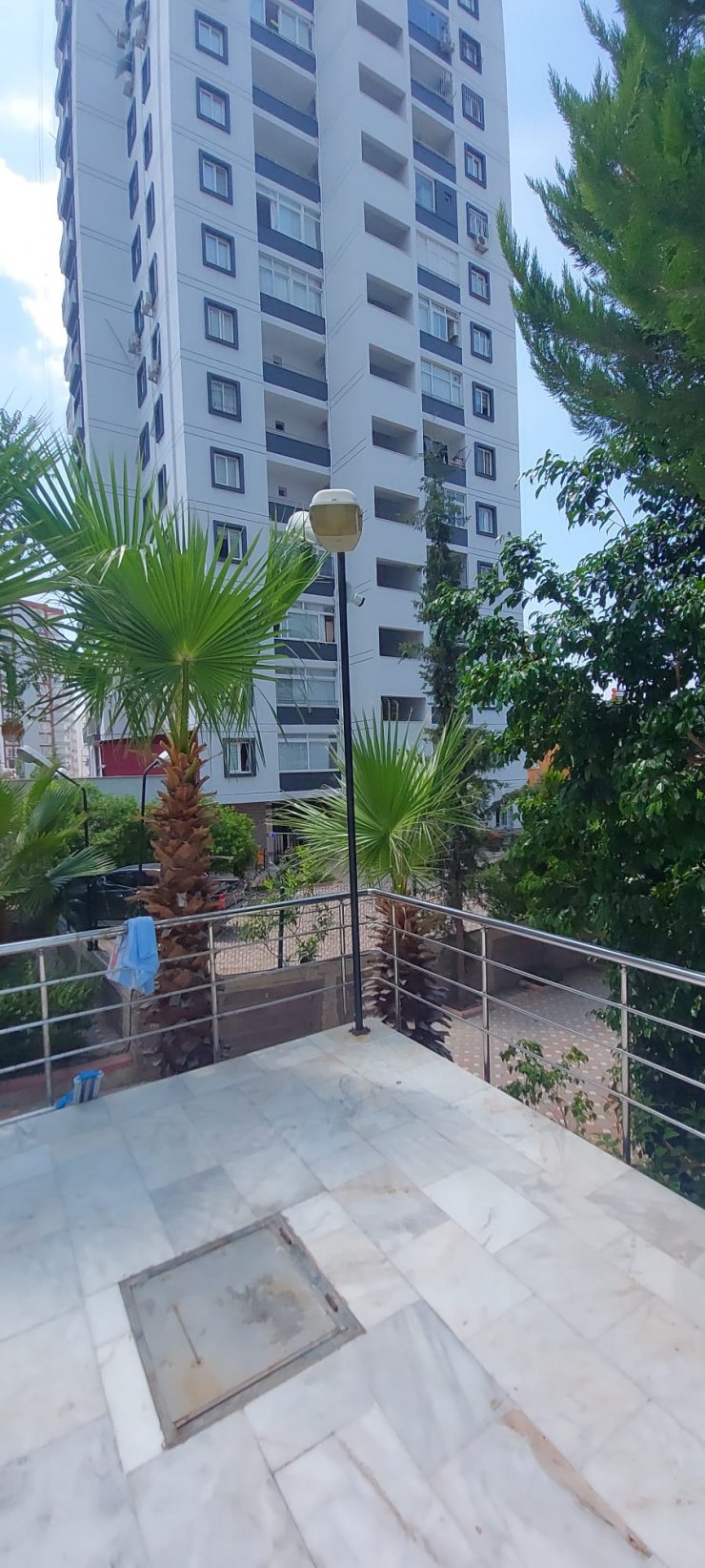 Elektrik akımına kapılıp ölen Türker'in ailesi, site yönetiminden şikayetçi oldu