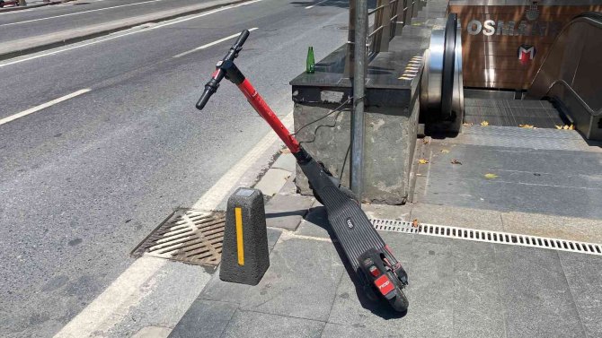 Aracın çarptığı scooterlı kadın hayatını kaybetti